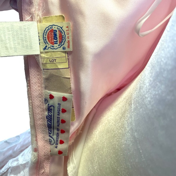 Vintage Flirtations Alfred Angelo Pink Cream Lace Strapless Dress Gloves - Picture 10 of 10